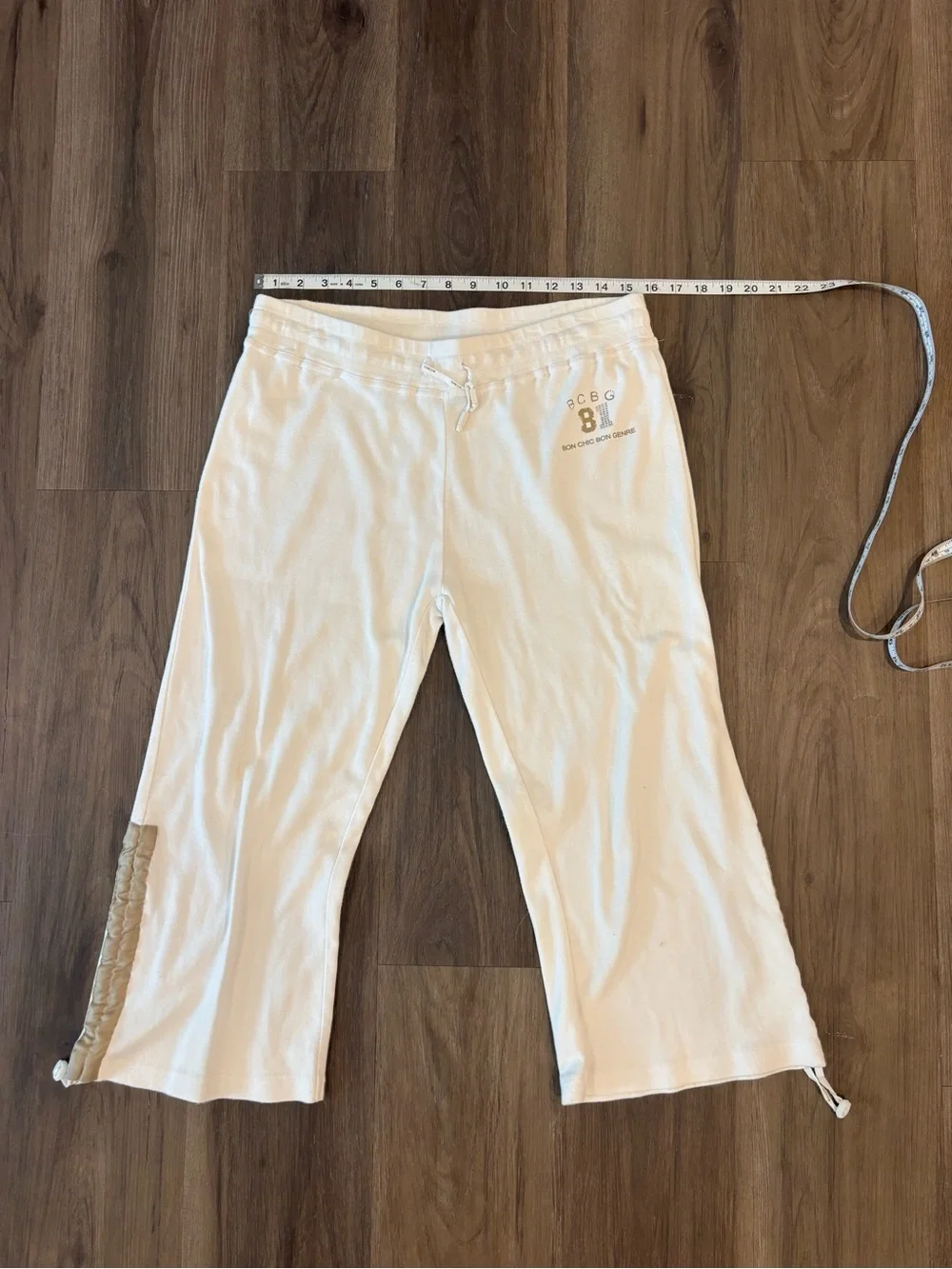 BCBG Cream Cropped Lounge Pants with Side Quilting